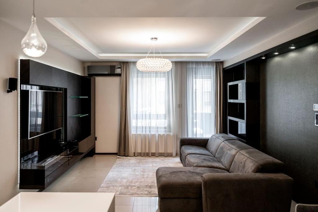 Luxury In Buda Apartment